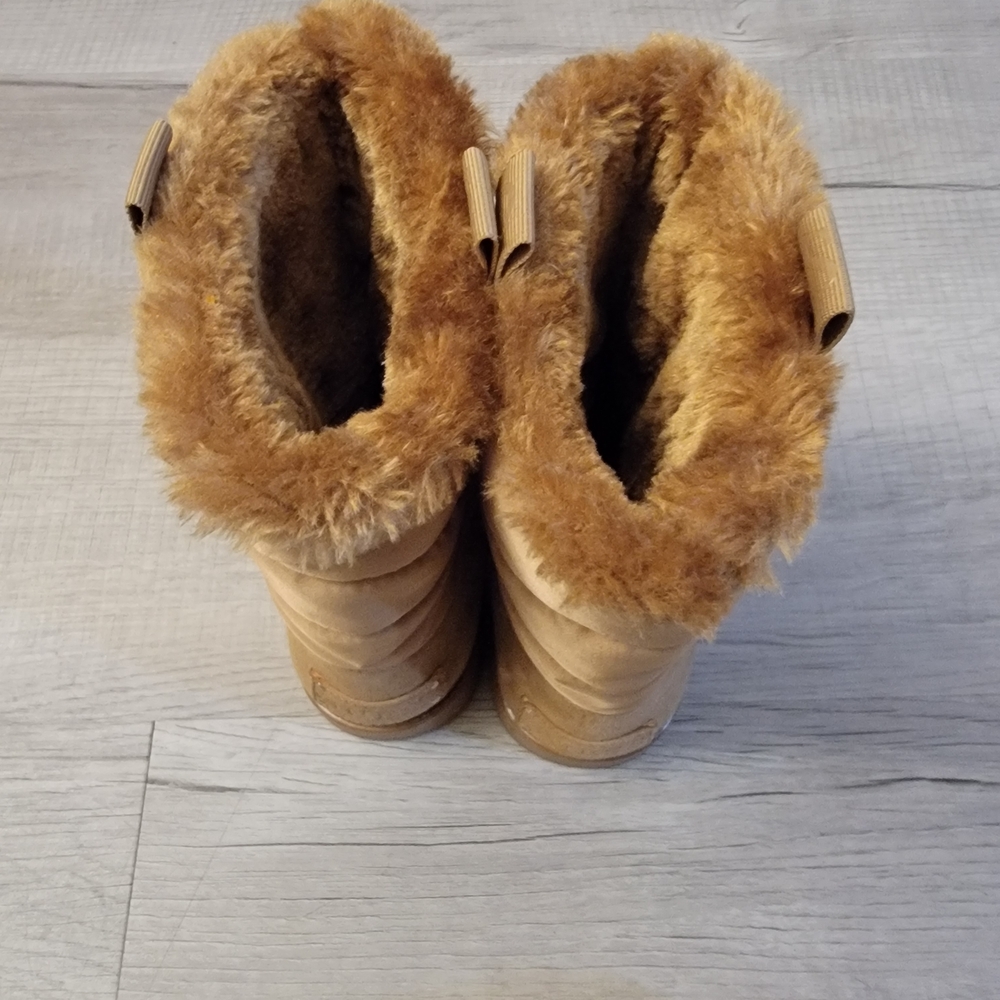 Guess Tan Winter Boots - Picture 3 of 7